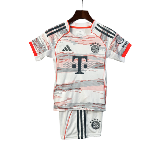 Kids Kit Bayern Munich 2025/26 II Fan