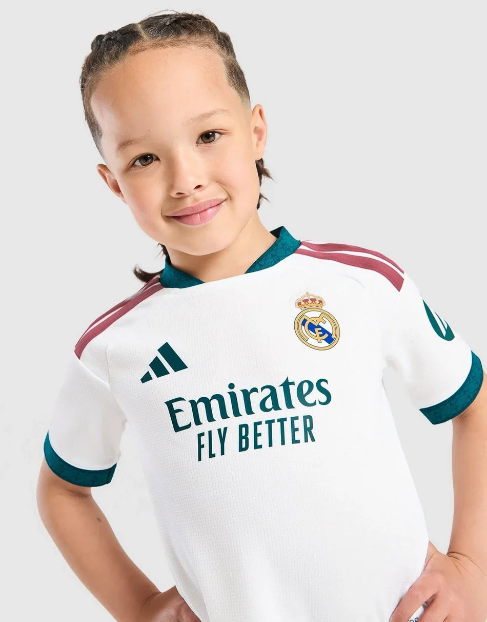 Kids Kit Real Madrid 2026/27 I Fan